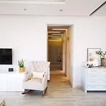 Apartment Stylish Close To Marina