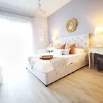 Apartment Stylish Close To Marina