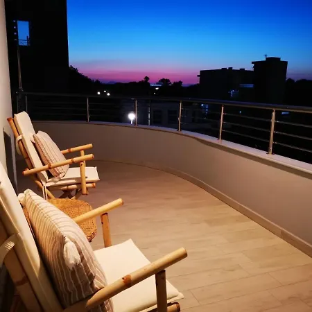 Stylish Close To Marina İstanköy