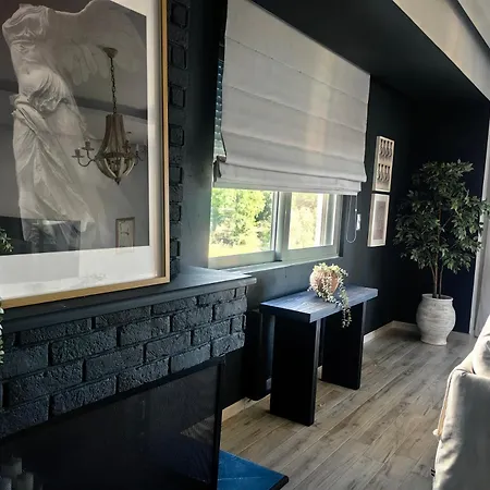Stylish Close To Marina Apartament