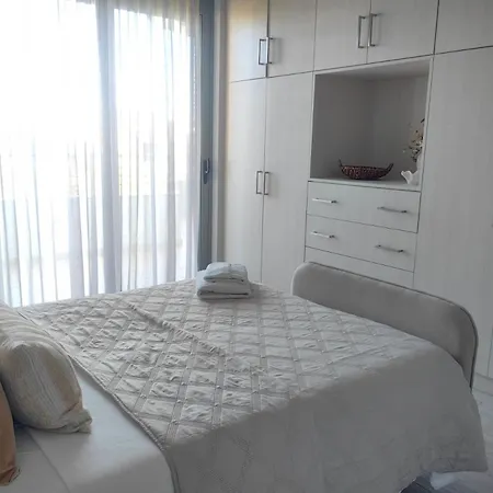 Stylish Close To Marina Apartament