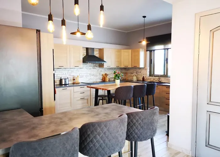 Stylish Close To Marina