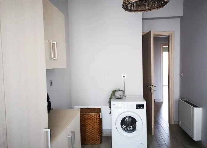 Stylish Close To Marina *