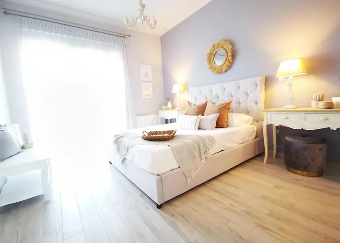 Апартаменты Stylish Close To Marina