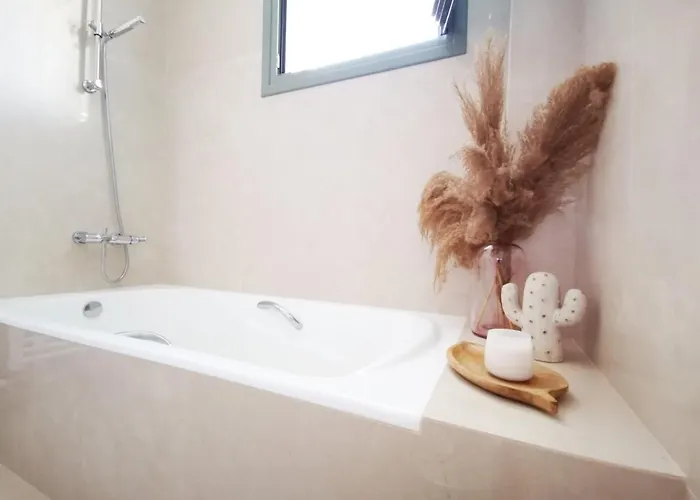 Stylish Close To Marina Апартаменты *