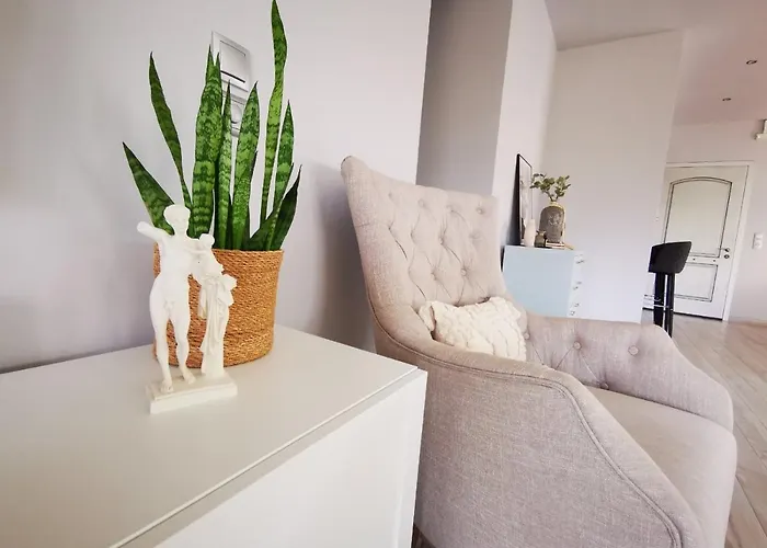 Stylish Close To Marina Апартаменты *